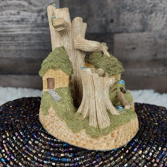 Robin Hood's Hideaway 1986 by David Winter - Picture 7 of 13